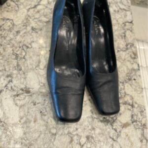 Black Square-Toe Leather Flats
